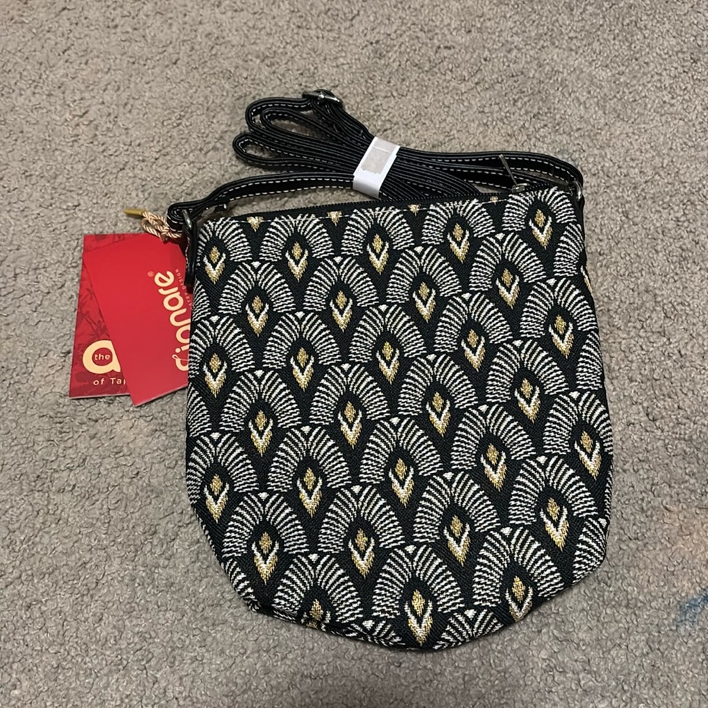 Signore brand new purse, black, white, gold pattern